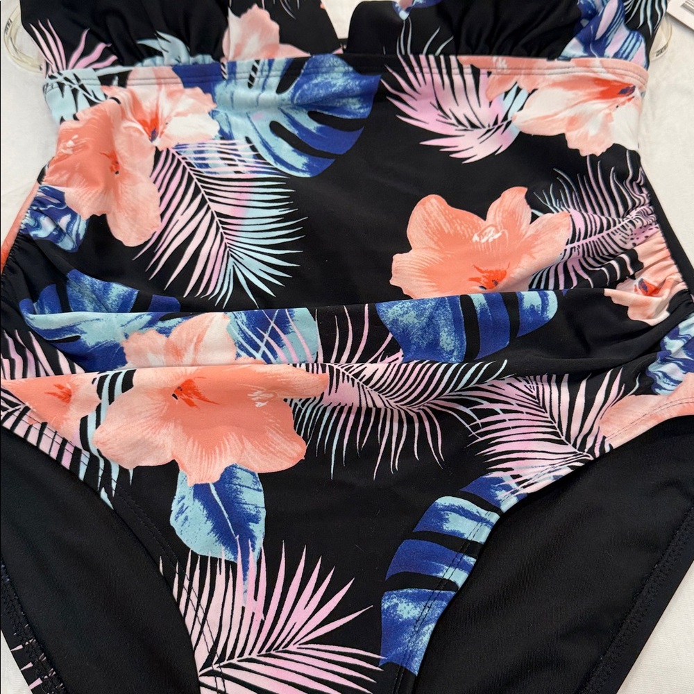 DKNY Ladies Swimsuit Halter Shirred Tropical floral Print a one Piece Size M NWT - Picture 12 of 12